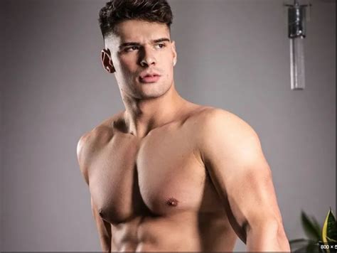 Stay up to date with Malik Delgaty .